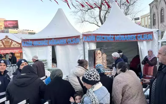 Gaziosmanpaşa Belediyesi'nden iftarda vatandaşlara döner ikramı