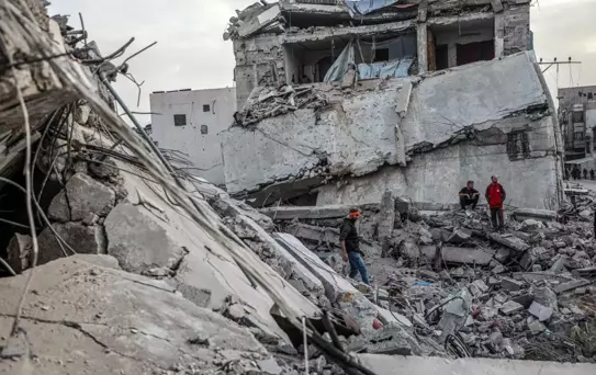 İsrail'in Gazze'deki Hava Saldırısı: 8 Ölü