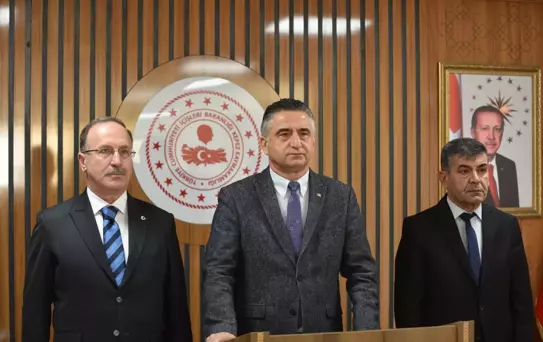 Kepez'de Tabanca İle Odaya Kilitlenen Şahıs Teslim Oldu