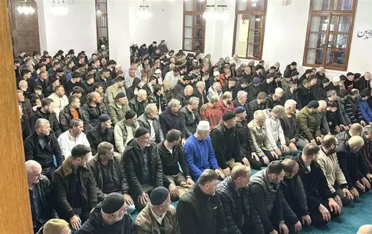 Kadir Gecesi'nde Camiler Doldu Taştı