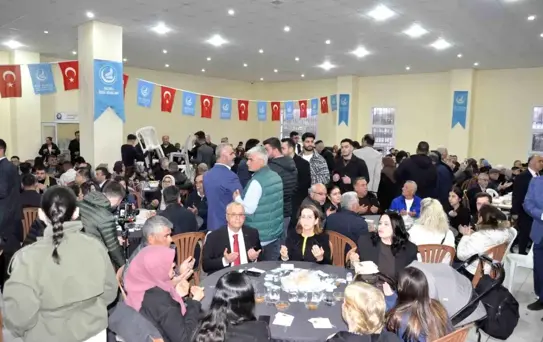 Salihli'de Ülkü Ocakları tarafından Şehitler İçin Vefa Sofrası Kuruldu