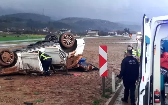 Hatay'da Takla Atan Araçta 2 Yaralı