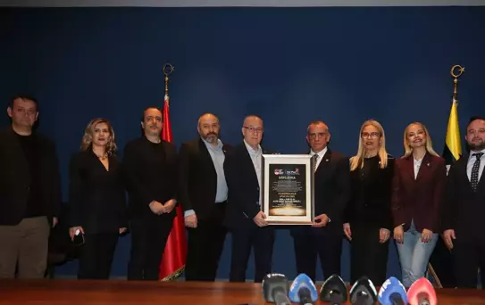 Fenerbahçe'ye Altın Şeref Bayrağı