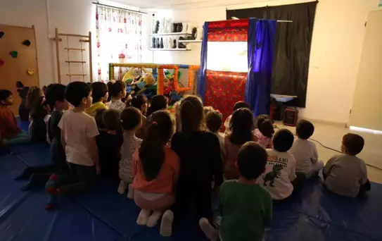 Didim Belediyesi minikleri Hacivat ve Karagöz ile buluşturdu