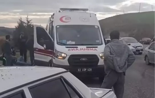 Kahta'da Trafik Kazası: 5 Yaralı