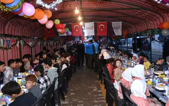 Kahramanmaraş Büyükşehir'den İdlib'de kardeşlik iftarı