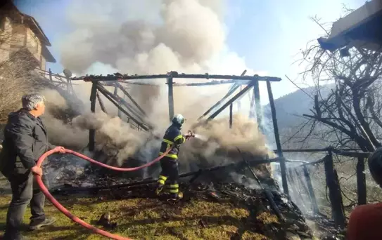 Tosya'da Samanlık Yangını