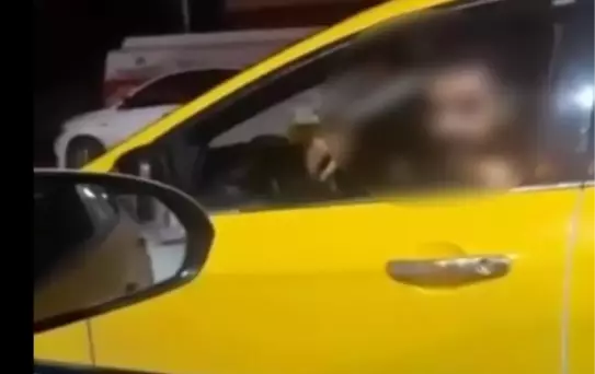 Taksi Şoförü Tartıştı, Müşteri Panic Geçirdi