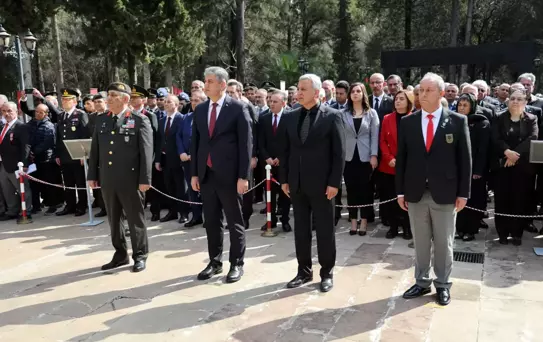 Adana'da şehitlikte 18 Mart anması