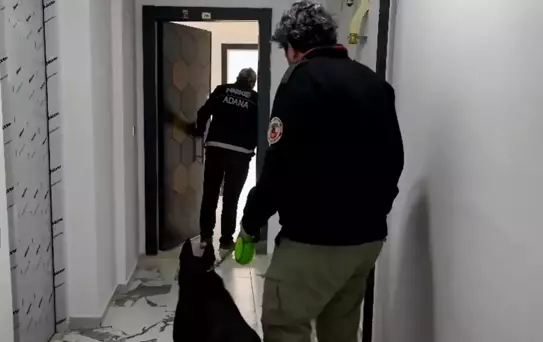 Adana'da Uyuşturucu Operasyonu: İki Kişi Tutuklandı