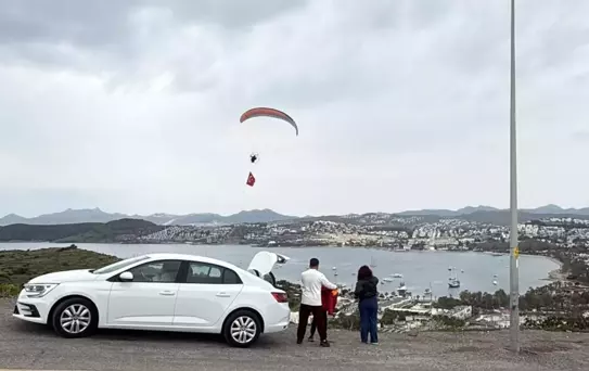 Bodrum semalarında ay yıldızlı 18 Mart anması