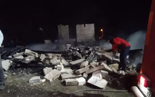 Mudurnu'da Ahşap Ev Yangında Kül Oldu