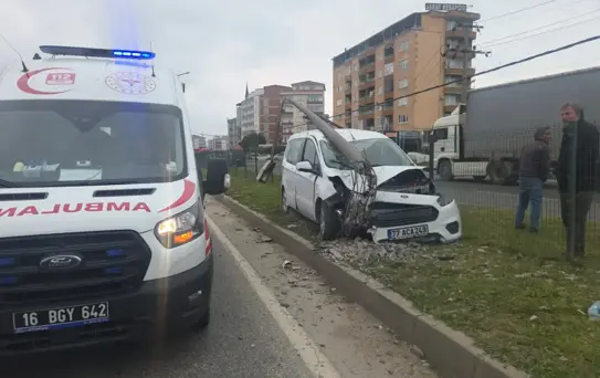 Bursa'da Trafik Kazası: İki Yaralı