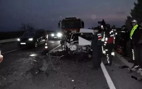 Manisa'da feci kaza: 2 ölü, 5 yaralı