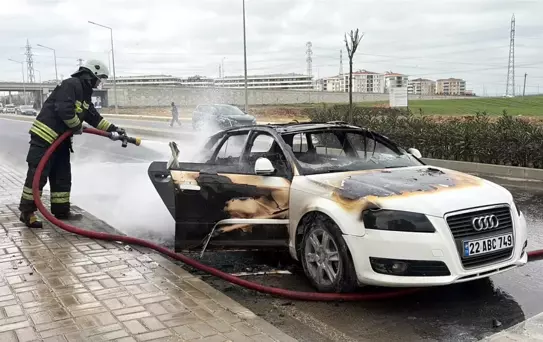 Tekirdağ'da Otomobil Alev Aldı