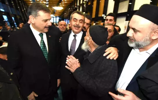 Bakan Çiftçi ve Bakan Tekin, Erzurum'da 4 bin kişiyle iftarda buluştu