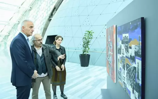 Bakan Ersoy'dan 'Başkent Ankara' Sergisi Ziyareti