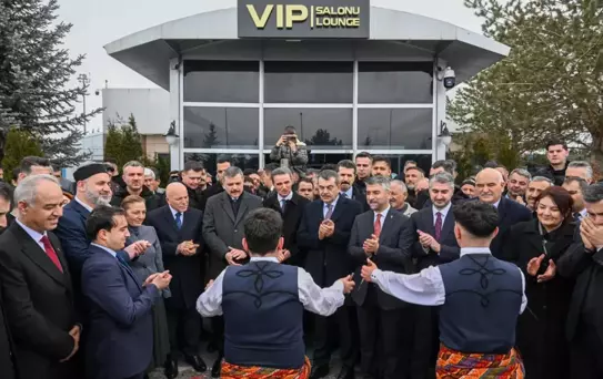 Bakan Tekin'den CHP'ye Eleştiriler