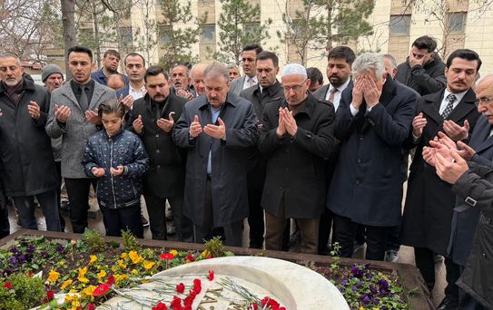 Destici, Yazıcıoğlu'nun kabrini ziyaret etti