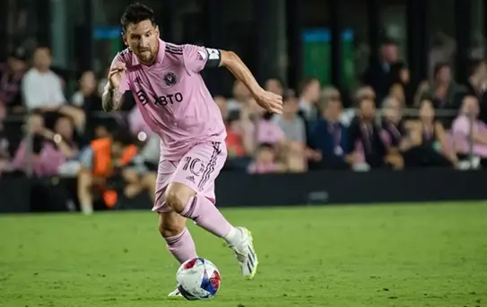 Lionel Messi 900. golünü attığı maçta kabusu yaşadı