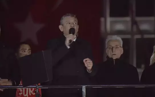 Özgür Özel: Millet 365 Gündür Darbeye Direniyor