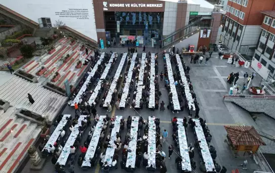 RTEÜ'de öğrenciler iftarda buluştu