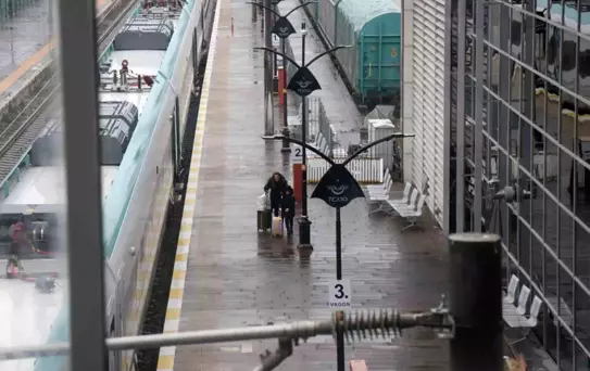 Sakarya'da tren istasyonu ve otogarda arife sakinliği