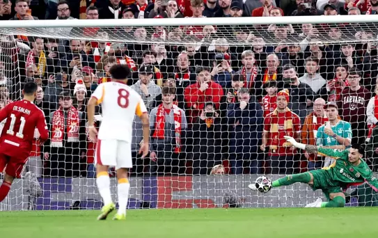 Tam 16 kurtarış! Uğurcan Çakır daha ne yapsın?