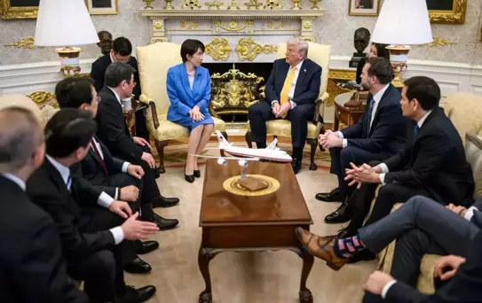 Trump'tan Japonya Başbakanı'nın yanında şok Pearl Harbor çıkışı