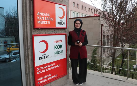 Zeynep Erol'a Kan Bağışında Gümüş Madalya