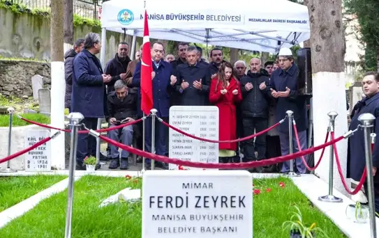 CHP Genel Başkanı Özel, memleketinde kabir ziyaretlerinde bulundu