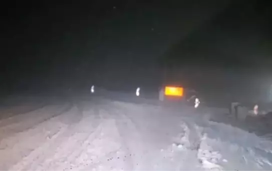 İnegöl-Domaniç Yolunda Kar Yağışı Etkili