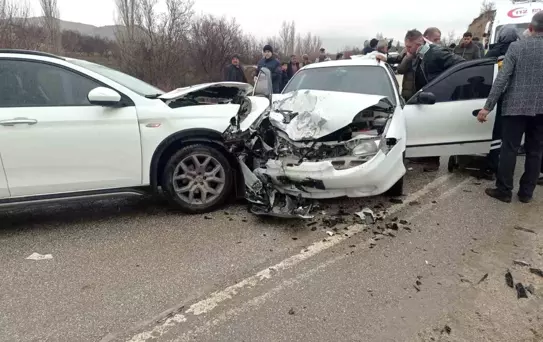 Elazığ'da Trafik Kazası: 9 Yaralı