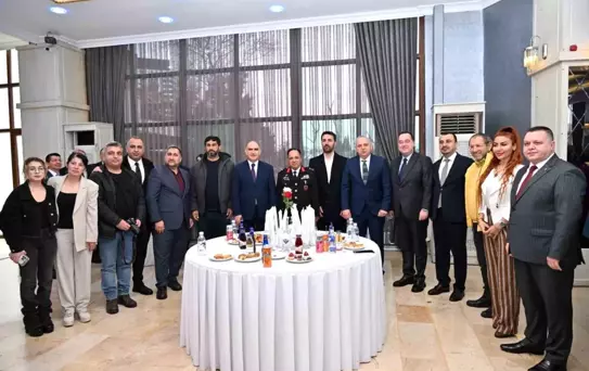 Manisa protokolü bayramlaşmada buluştu