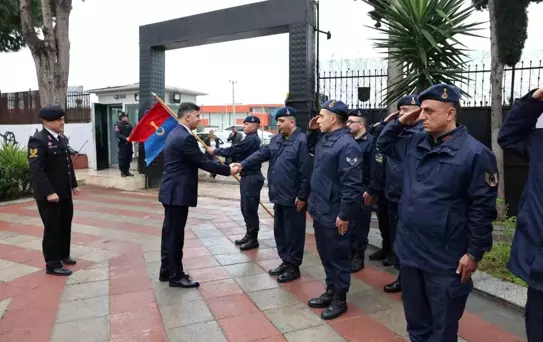 Şener, bayramda görev başındakileri ve şehit ailelerini unutmadı