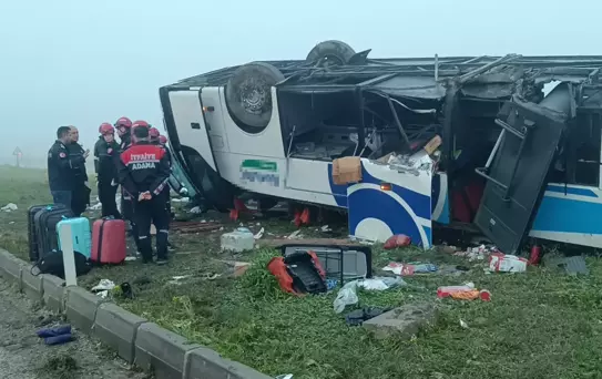 Adana'da Otobüs Kazası: 2 Ölü, 20 Yaralı