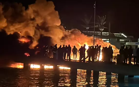 Bodrum'da Motoryat Yangını: 7 Araç Battı