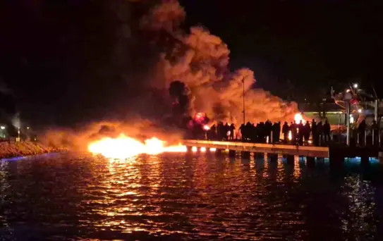 Bodrum'da milyonluk tekneler alev alev yanıyor