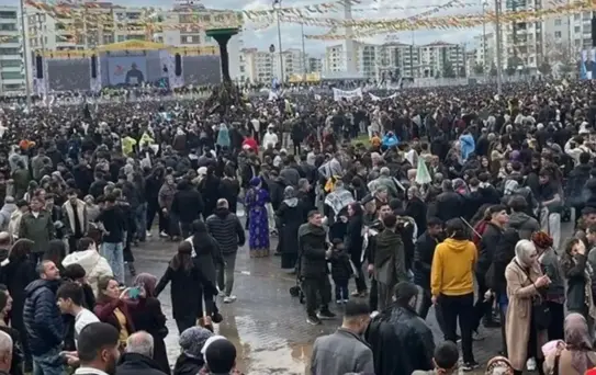 Diyarbakır'da nevruz etkinliği: Kürt meselesini çözen bir Türkiye, bölgede güçlü bir aktör olur