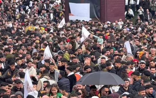 Diyarbakır'da Nevruz Kutlamalarına Yoğun İlgi