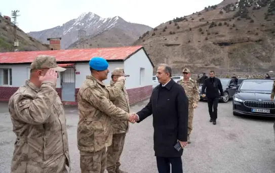 Vali Taşyapan'dan Jandarmaya Bayram Ziyareti