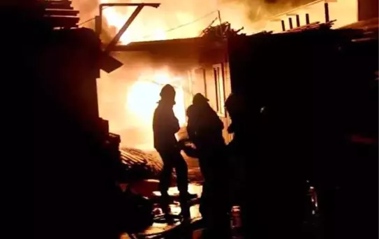 Bodrum'da Konteyner Yangını