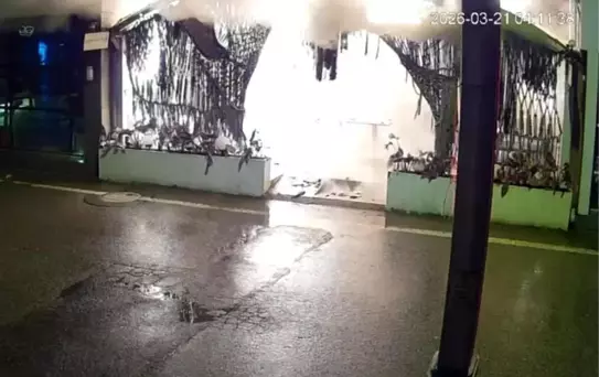 İzmit'te Kafe Kundaklandı