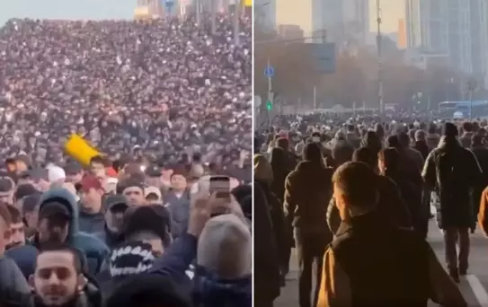 Rusya'da binlerce Müslüman bayram sabahı camilere akın etti