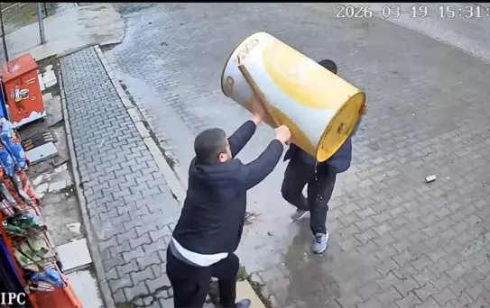 Tekel Bayisinde Taşlı Sopalı Kavga