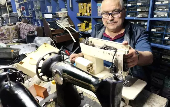 Arızalı Makine Yıldızını Parlatan Terzi Usta