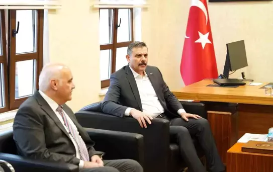 Bakan Çiftçi, Kızılcahamam İlçe Emniyet Müdürlüğü'nü ziyaret etti