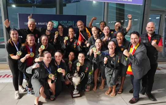 Galatasaray ve Göztepe'den Tarihi Sutopu Başarısı