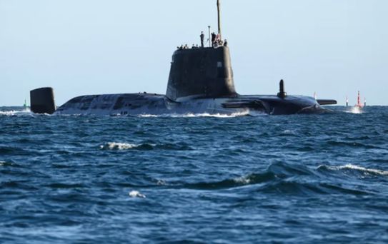 İngiltere'ye ait nükleer denizaltı Umman Denizi'ne ulaştı