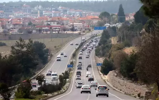 Bayram Dönüş Yolculuğunda Yoğun Trafik